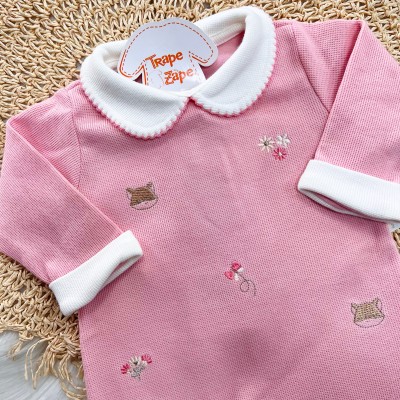  Macacão Tricotil (Tricot 100% Algodão) com Gola e Bordado - Raposinha e Flores - Rose